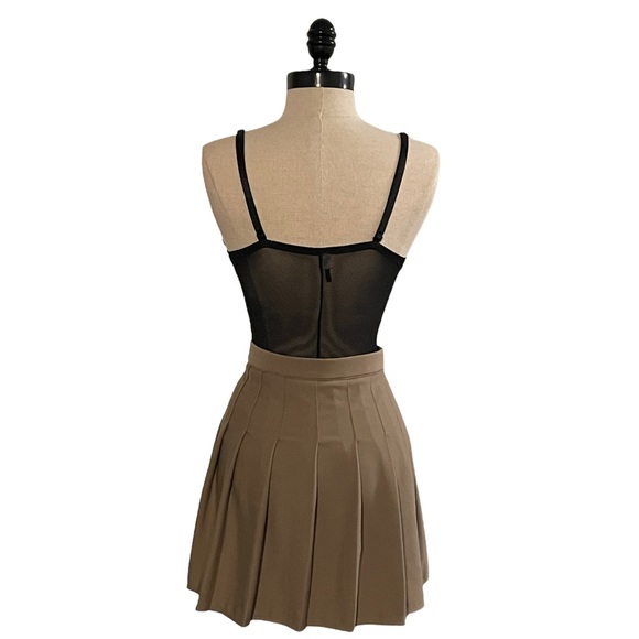 Halara 2-in-1 Siren Tennis Skirt - Tan - Pleated - Excellent Used Condition - Picture 5 of 8